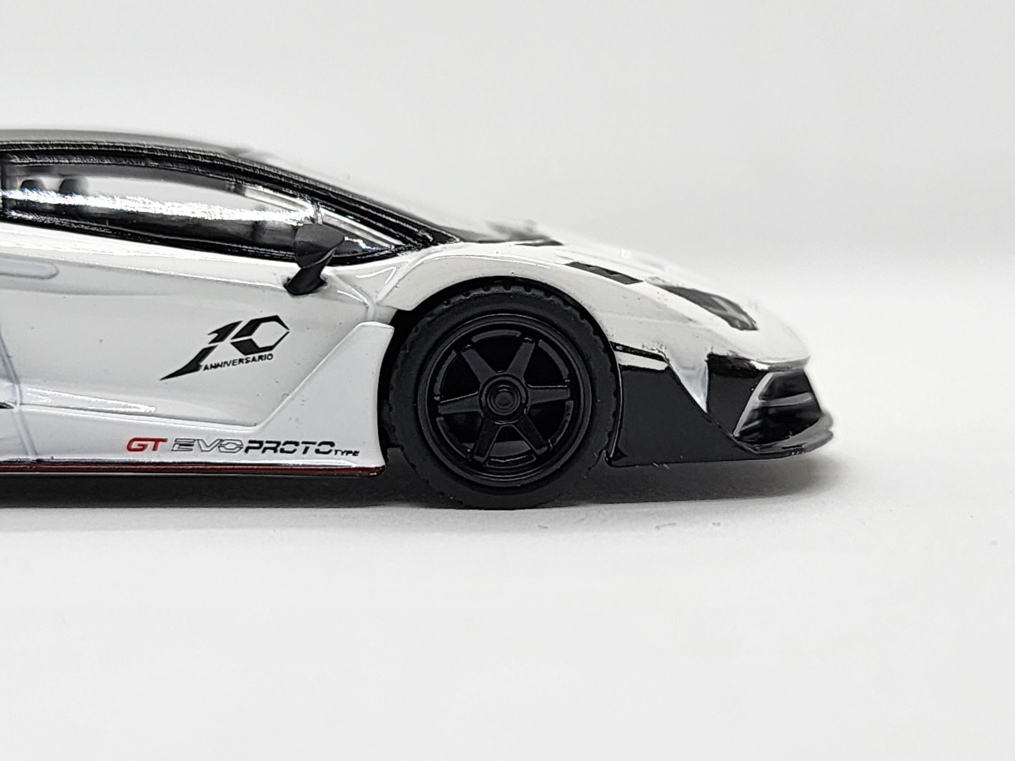 Mini GT 1:64 Lamborghini LB-Silhouette WORKS Aventador GT EV