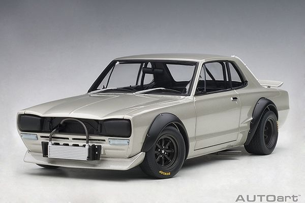 Xe Mô Hình NISSAN SKYLINE GT-R (KPGC-10) RACING 1972 1:18 Autoart