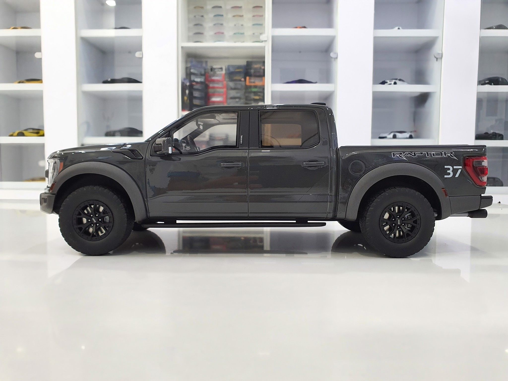 3D MAXpider ELEGANT Black R1 R2 | 22-24 Ford F-150 Super Crew (L1FR15304709) main image 1