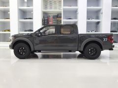 Xe Mô Hình Ford F-150 2022 Lead Foot 1:18 GTSpirit (Đen)