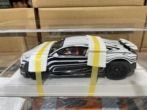 Xe Mô Hình Bugatti Chiron Sport White & Black Stripe 1:18 HH Model ( Trắng Sọc )