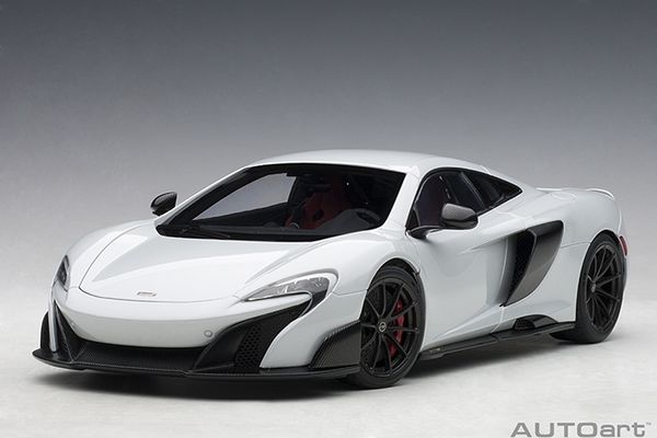 Xe Mô Hình McLAREN 675 LT 1:18 Autoart ( Trắng )