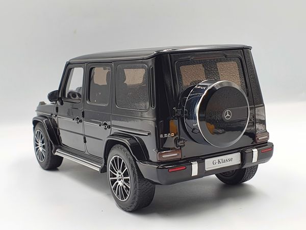 Xe Mô Hình Mercedes-Benz G-Class 2018 Limited Edition 500 pcs 1:18 Minichamps ( Đen )