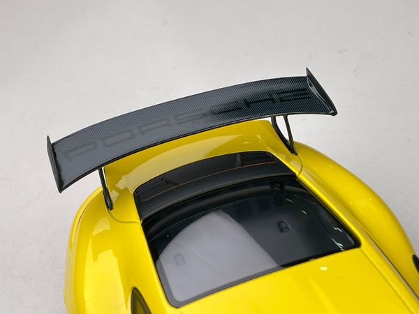 Xe Mô Hình Porsche 911 (911.2) GT2 RS 2018 1:18 Minichamps (Vàng)