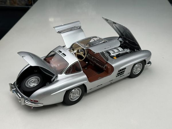 Xe Mô Hình Mercedes-Benz 300SL 1954 W198 1:12 Schuco ( Bạc )