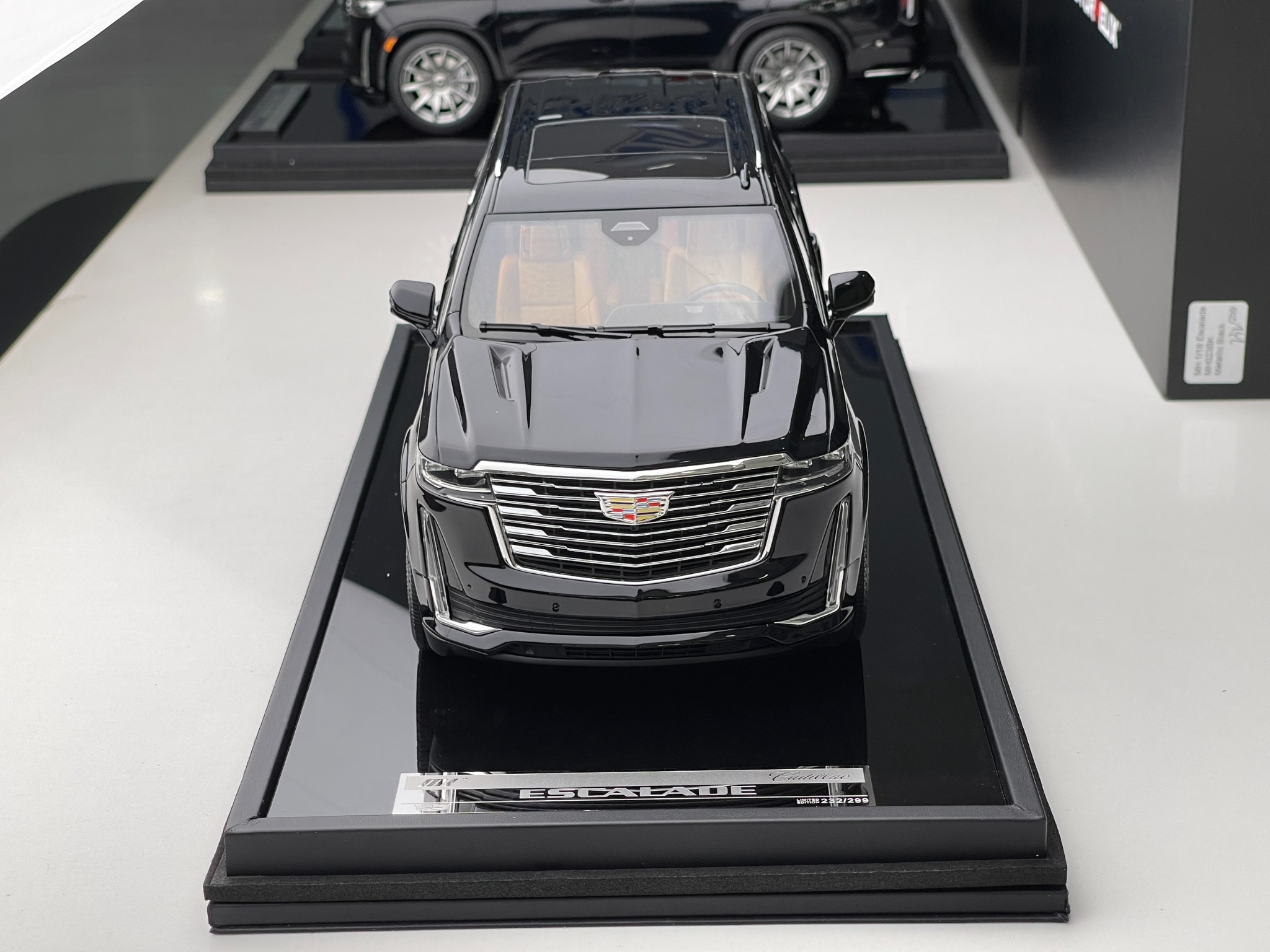 Xe mô hình Cadillac Escalade 124 Welly  Blue Mô Hình
