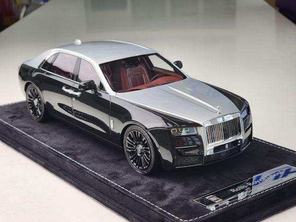 Xe Mô Hình Rolls-Royce Ghost 1:18 HH Model ( Đen/ Mui Bạc Nội Thất Hồng )