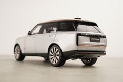 Xe Mô Hình Land Rover Range Rover SV Serenity 2022 1:18 LCD ( Silver )