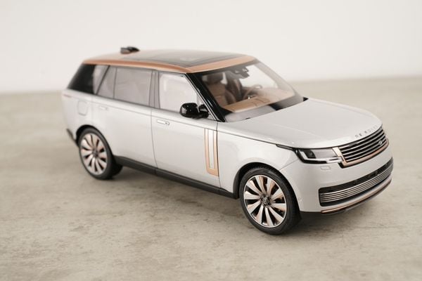 Xe Mô Hình Land Rover Range Rover SV Serenity 2022 1:18 LCD ( Silver )