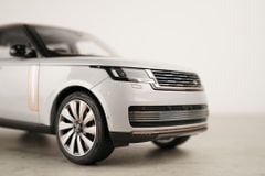 Xe Mô Hình Land Rover Range Rover SV Serenity 2022 1:18 LCD ( Silver )