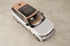 Xe Mô Hình Land Rover Range Rover SV Serenity 2022 1:18 LCD ( Silver )