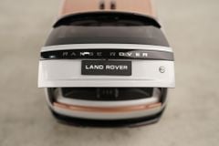Xe Mô Hình Land Rover Range Rover SV Serenity 2022 1:18 LCD ( Silver )