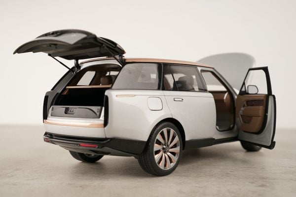 Xe Mô Hình Land Rover Range Rover SV Serenity 2022 1:18 LCD ( Silver )