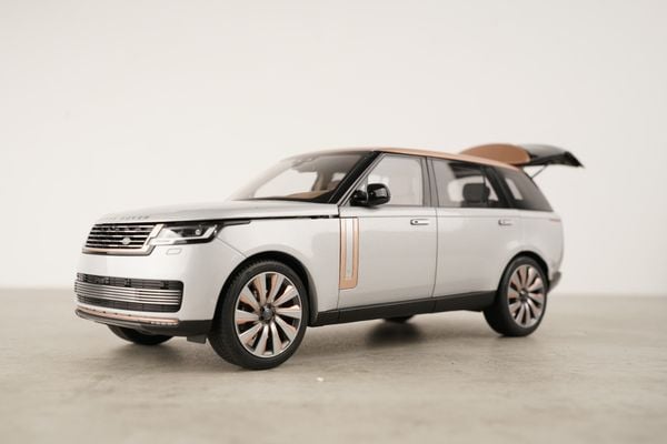 Xe Mô Hình Land Rover Range Rover SV Serenity 2022 1:18 LCD ( Silver )
