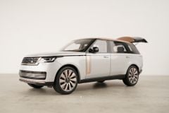 Xe Mô Hình Land Rover Range Rover SV Serenity 2022 1:18 LCD ( Silver )