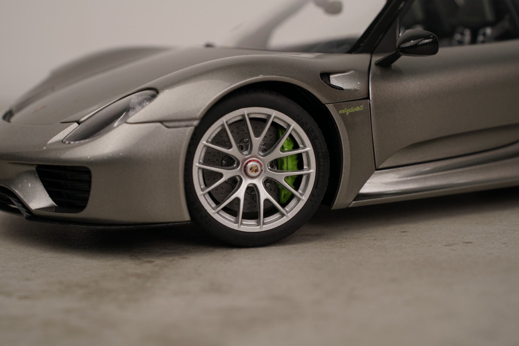 Miniature PORSCHE 918 Spyder Weissach Package Vert Acide 1/18 Par AUTOart - Boîte Neuve