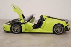 Xe Mô Hình Porsche 918 Spyder Weissach Package 1:18 AUTOart (Acid Green)