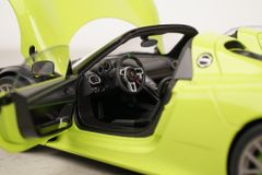 Xe Mô Hình Porsche 918 Spyder Weissach Package 1:18 AUTOart (Acid Green)