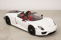 Xe Mô Hình Porsche 918 Spyder Weissach Package 1:18 AUTOart (White/Red Interior)