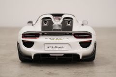 Xe Mô Hình Porsche 918 Spyder Weissach Package 1:18 AUTOart (White/Red Interior)