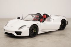 Xe Mô Hình Porsche 918 Spyder Weissach Package 1:18 AUTOart (White/Red Interior)