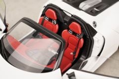 Xe Mô Hình Porsche 918 Spyder Weissach Package 1:18 AUTOart (White/Red Interior)