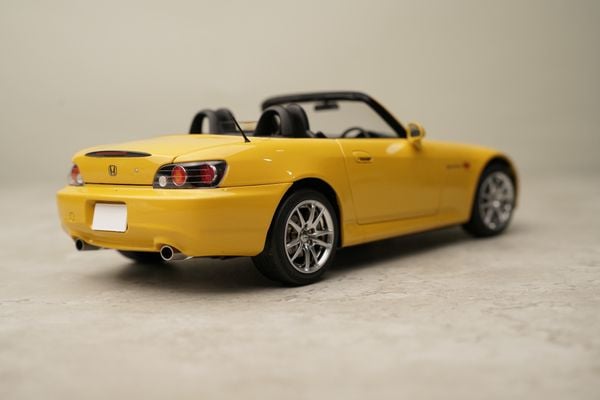 Xe Mô Hình Honda S2000(AP2) 1:18 Motor Helix (Indy Yellow Pearl)