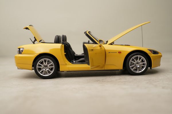 Xe Mô Hình Honda S2000(AP2) 1:18 Motor Helix (Indy Yellow Pearl)