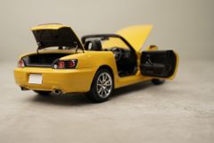Xe Mô Hình Honda S2000(AP2) 1:18 Motor Helix (Indy Yellow Pearl)