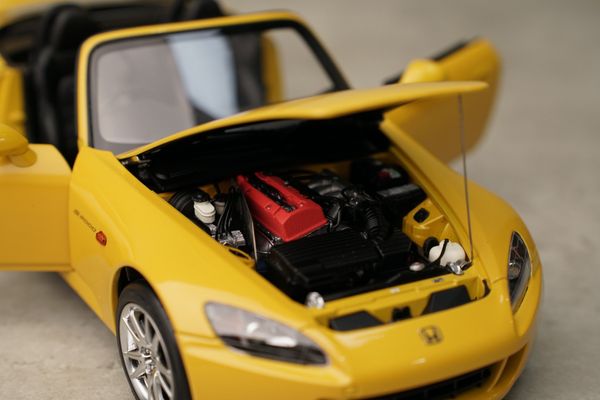Xe Mô Hình Honda S2000(AP2) 1:18 Motor Helix (Indy Yellow Pearl)