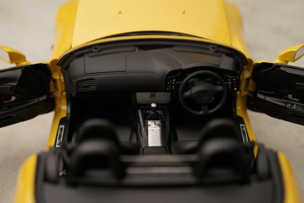 Xe Mô Hình Honda S2000(AP2) 1:18 Motor Helix (Indy Yellow Pearl)