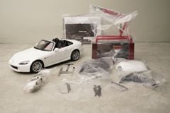 Xe Mô Hình Honda S2000(AP2) 1:18 Motor Helix (Grand Prix White)