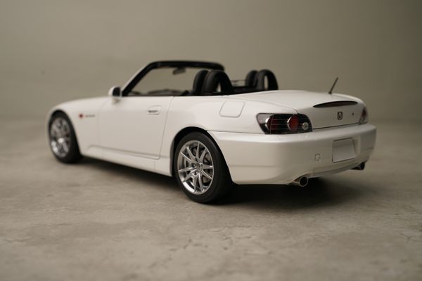 Xe Mô Hình Honda S2000(AP2) 1:18 Motor Helix (Grand Prix White)