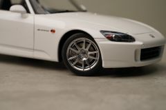 Xe Mô Hình Honda S2000(AP2) 1:18 Motor Helix (Grand Prix White)