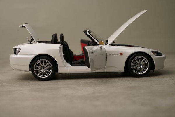 Xe Mô Hình Honda S2000(AP2) 1:18 Motor Helix (Grand Prix White)