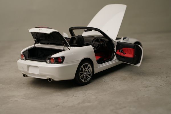 Xe Mô Hình Honda S2000(AP2) 1:18 Motor Helix (Grand Prix White)