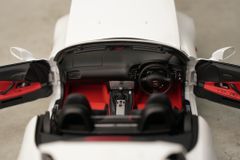 Xe Mô Hình Honda S2000(AP2) 1:18 Motor Helix (Grand Prix White)