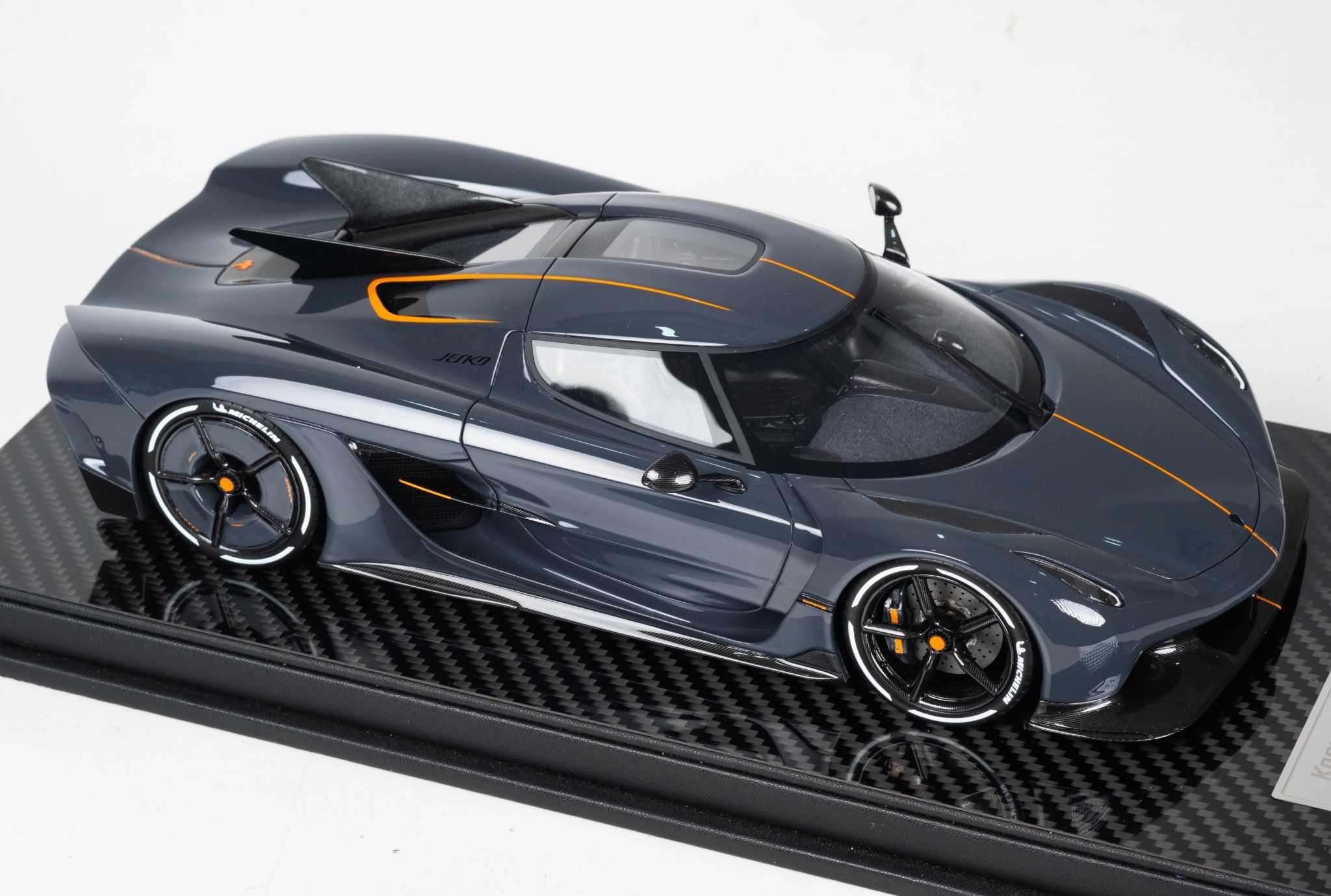 MÔ HÌNH AVANSTYLE KOENIGSEGG REGERA RESIN 118 FRONTIART  Cửa Hàng Mô Hình  Autono1
