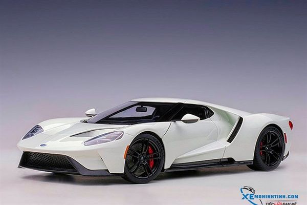 1/18 FORD GT 2017 (FROZEN WHITE)