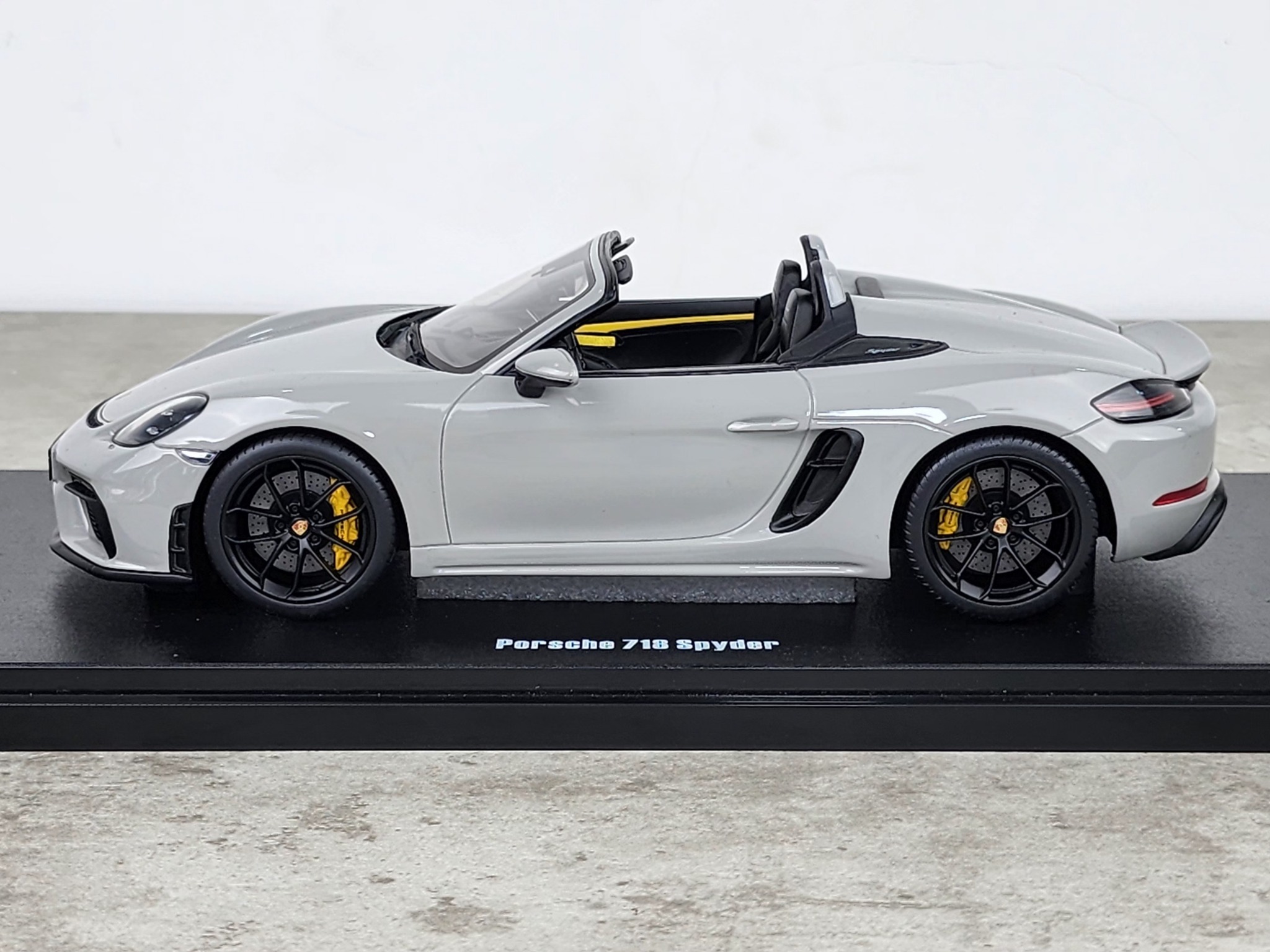 GTSpirit】1/18 Porsche 718 Spyder Crayon 1/18 GT Spirit Porsche