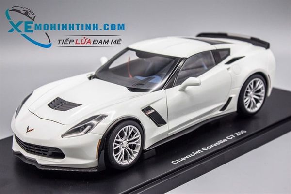 XE MÔ HÌNH CHEVROLET CORVETTE C7 Z06 1:18 AUTOART (TRẮNG)