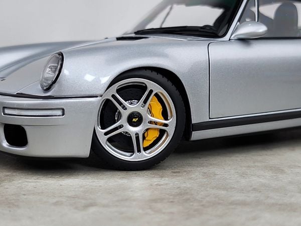 Xe Mô Hình RUF CTR AnniVersary 2017 1:18 Almost Real (GT Silver)