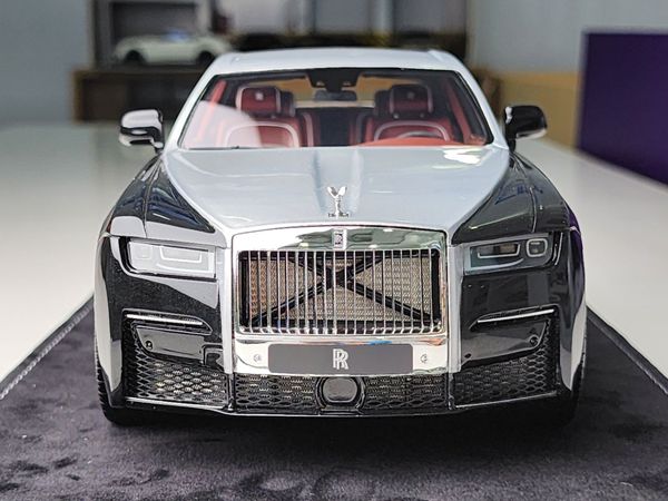 Xe Mô Hình Rolls-Royce Ghost 1:18 HH Model ( Đen/ Mui Bạc Nội Thất Hồng )