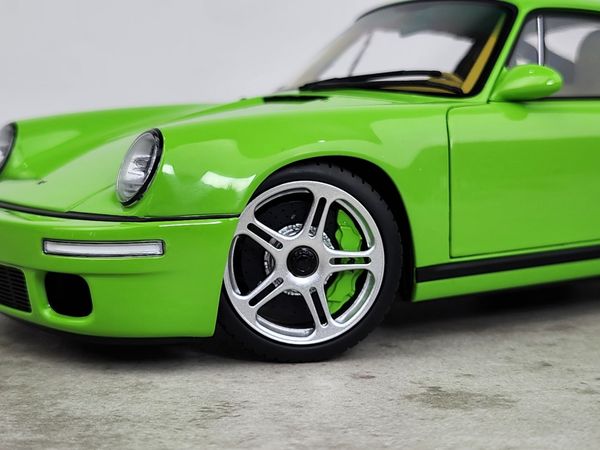Xe Mô Hình RUF SCR 2018 1:18 Almost Real (Xanh Lá)