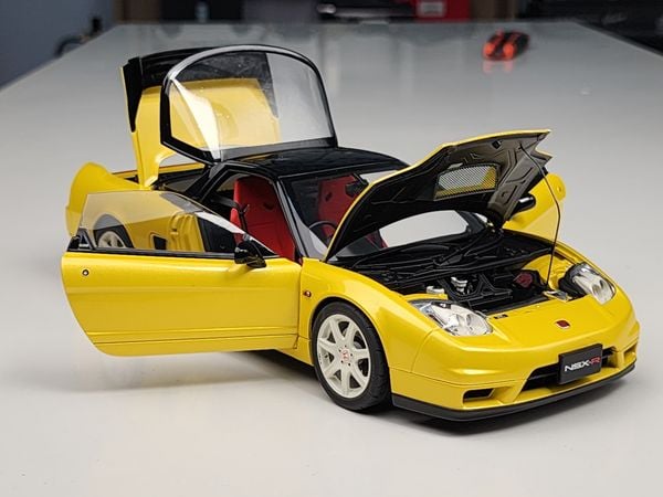 Xe Mô Hình Honda NSX-R (NA2) 1:18 Autoart (Indy Yellow Pearl)