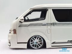 Xe Mô Hình Toyota Hiace Dynast 1:64 Error (Trắng)