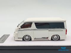 Xe Mô Hình Toyota Hiace Dynast 1:64 Error (Trắng)