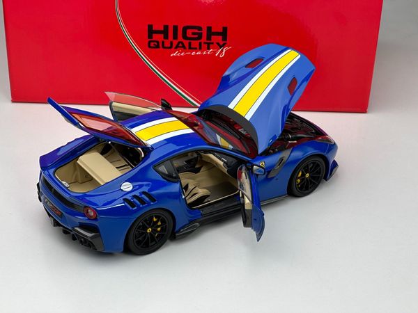 Xe Mô Hình Ferrari F12 TDF Azzurro Dino 1:18 BBR ( Xanh Sọc Vàng )