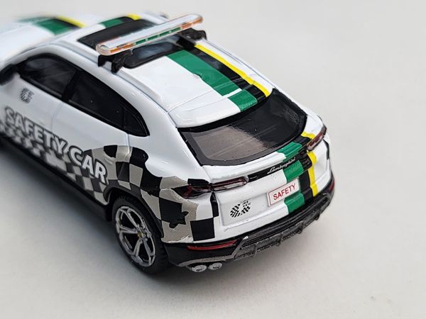Xe Mô Hình Lamborghini Urus 2022 GP 1:64 MiniGT ( White Caro )