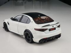 Xe mô hình Alfa Romeo Glulia Gta - Blanco Trofeo - 2022 1:18 Solido (Trắng)